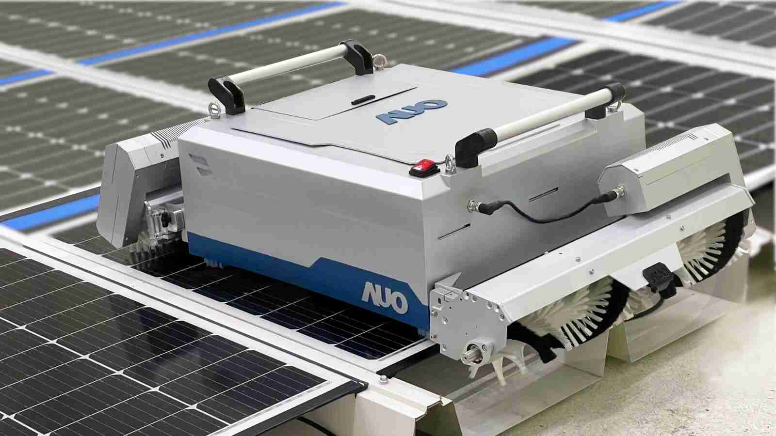 财神娱乐致力EPC场域技术升级，，导入清洁机器人搭配传感器与AI数据分析，，，大幅减少维运成本