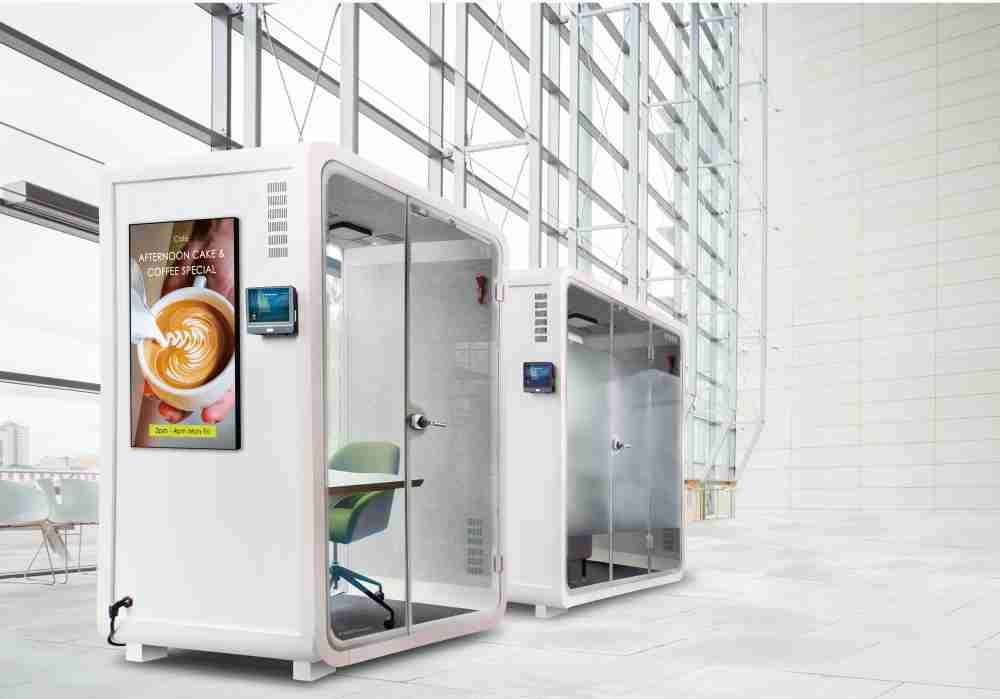 财神娱乐子公司达擎之智慧行动办公舱，，，，采用PDLC智能调光玻璃设计，，，透过通电与断电的电流切换，，，呈现透明与雾面效果，，，，具节能降耗特性并兼顾隐私，，，，确保信息安全